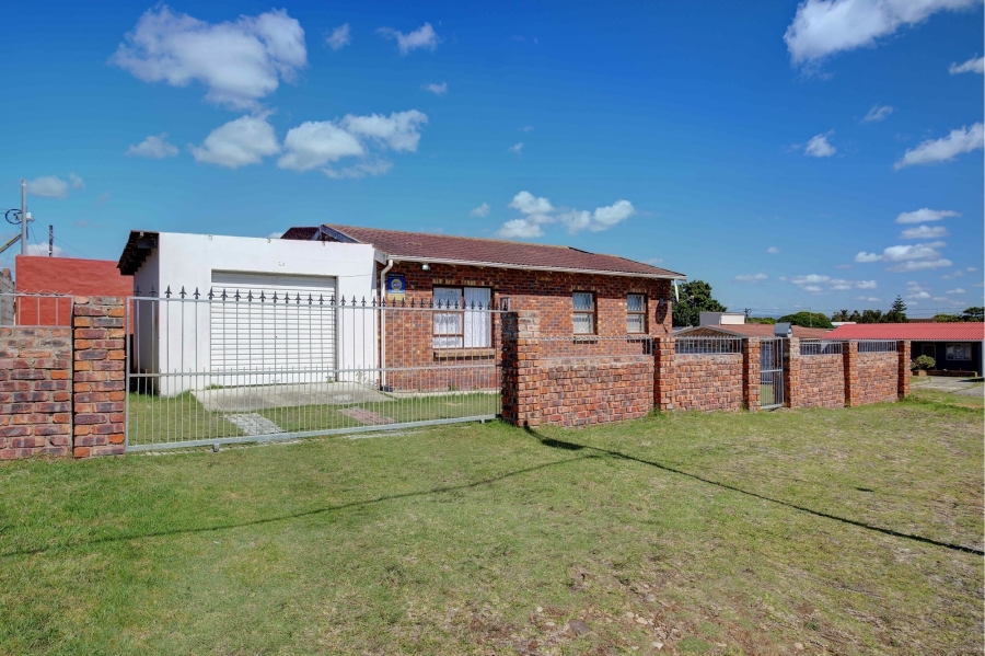 2 Bedroom Property for Sale in West End Eastern Cape